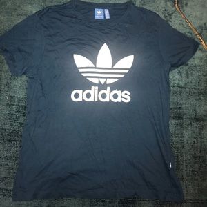 Adidas t shirt med